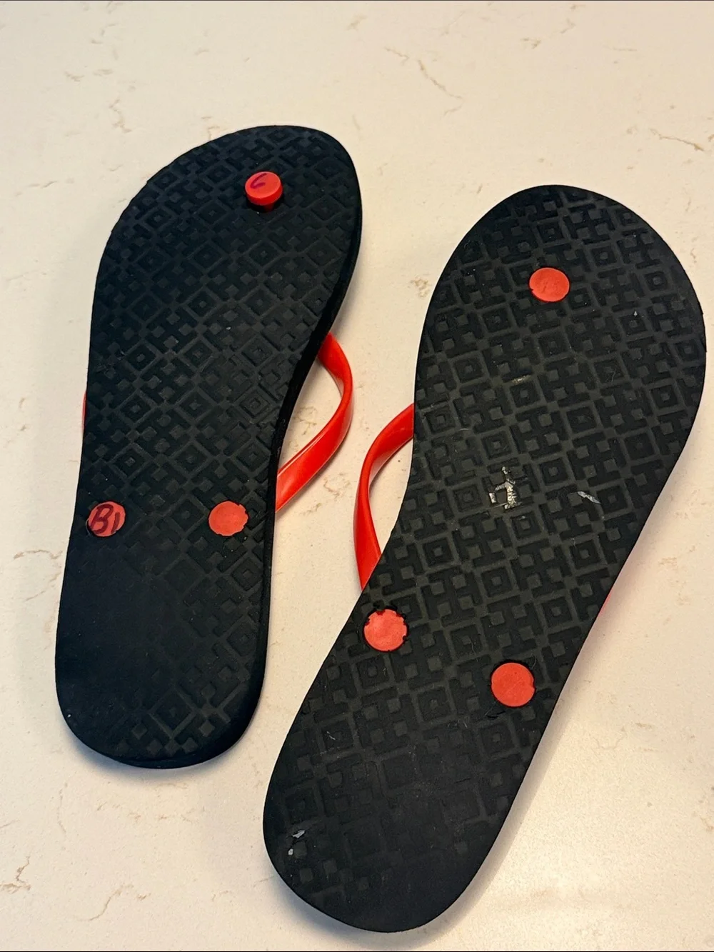 Tory Burch Pattern Thin Flip Flop  SIZE 9